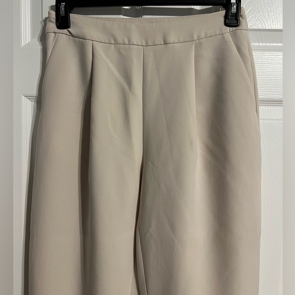MOTF pleated ivory pants - Picture 2 of 5